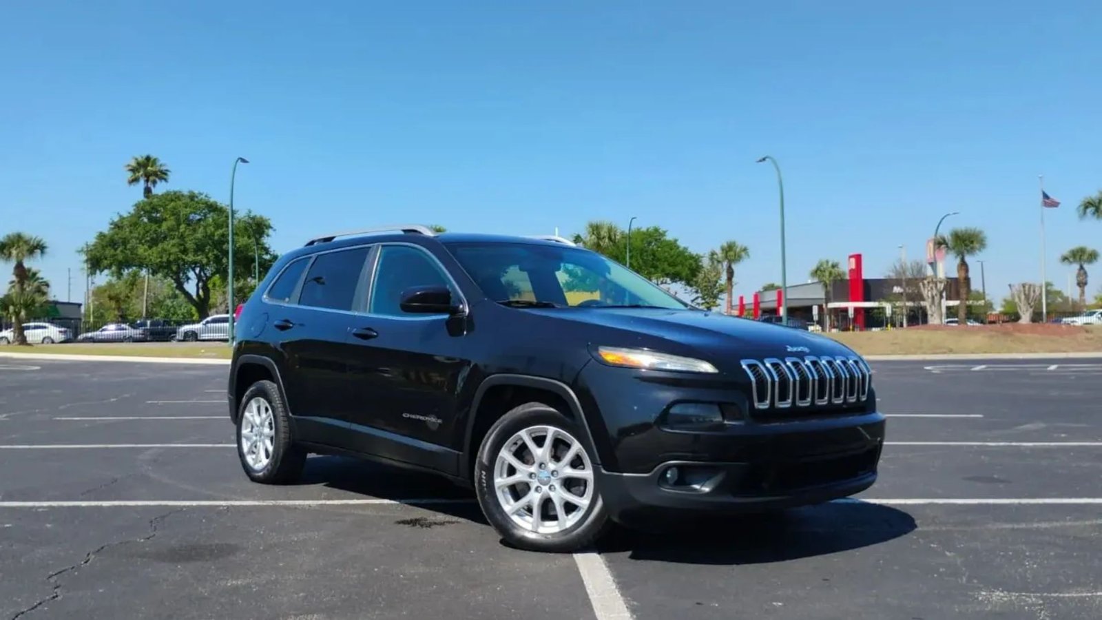 2015 Jeep Cherokee Latitude Sport Utility 4D